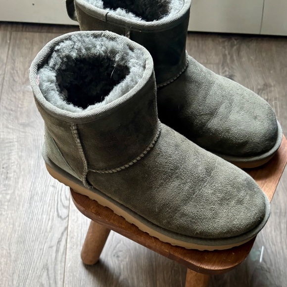 Ugg Moss Green Ankle Boots - Picture 6 of 6